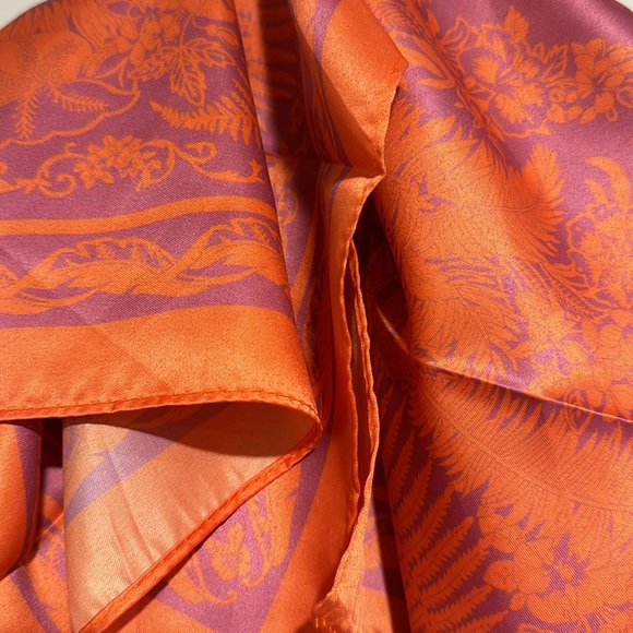 SCARF - Picture 4 of 5